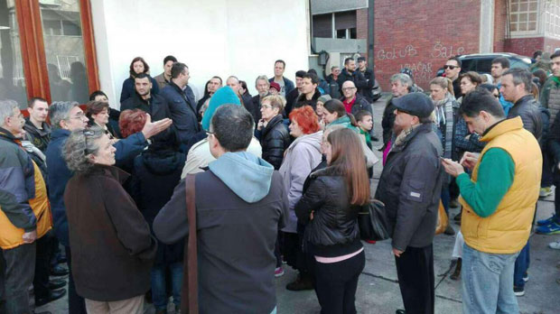 Умало туча политичара на протесту на Врачару